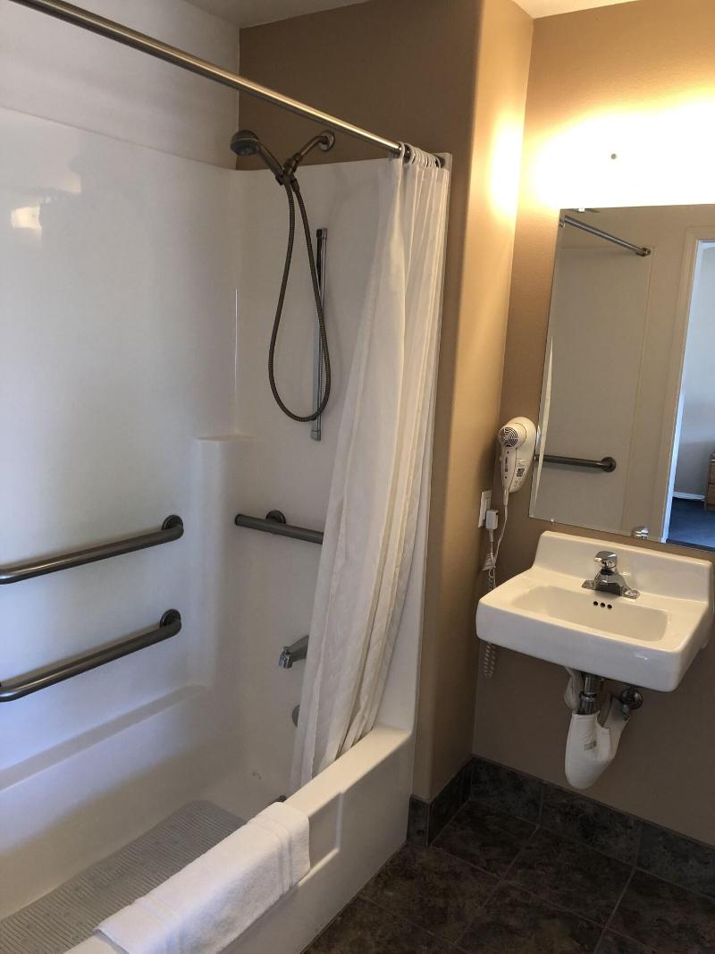 Meadowcliff Lodge image