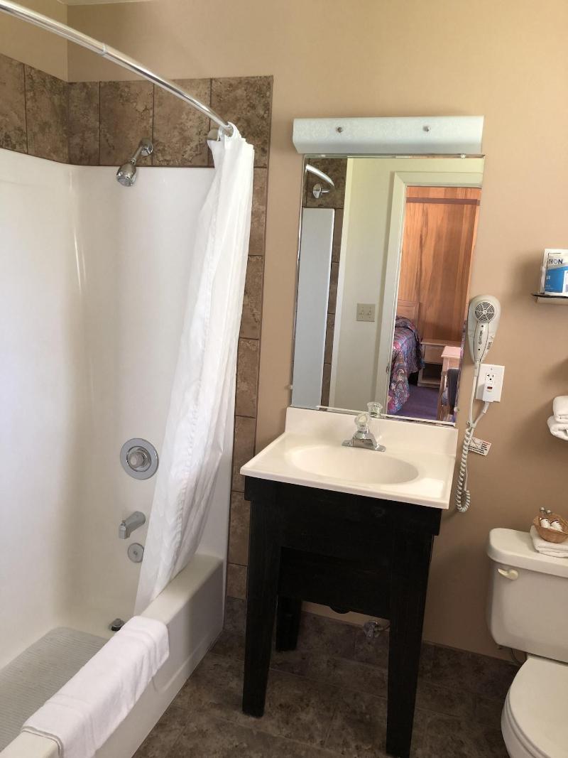 Meadowcliff Lodge image