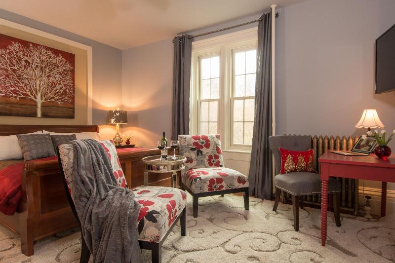 Gothic Eves Inn And Spa image