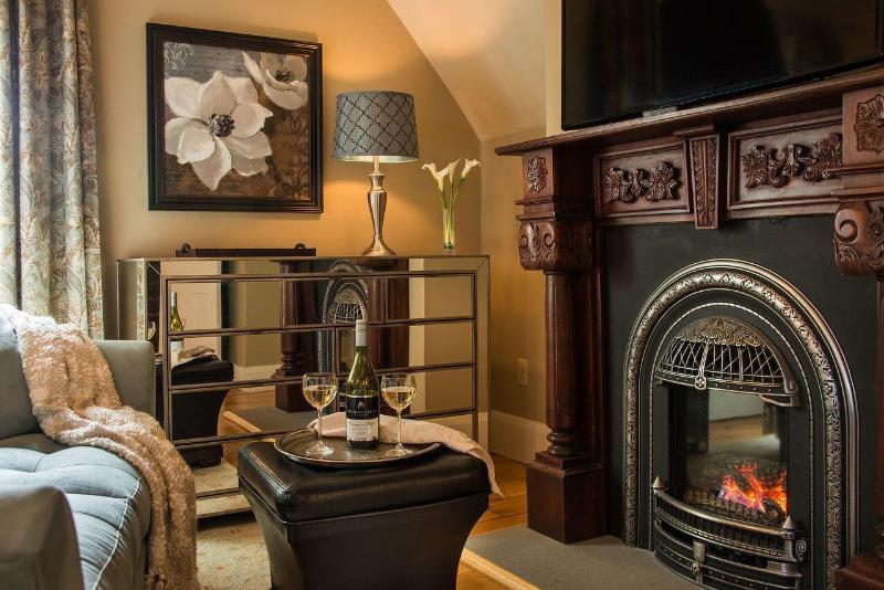Gothic Eves Inn And Spa image