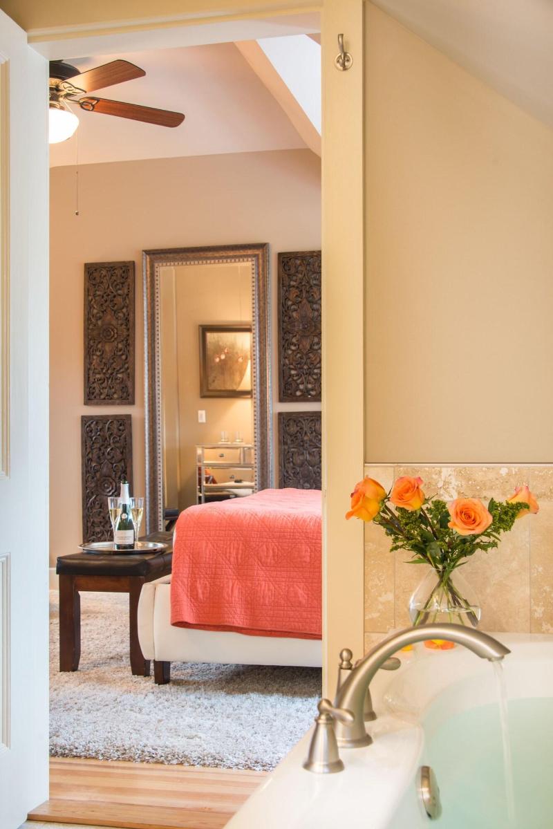 Gothic Eves Inn And Spa image