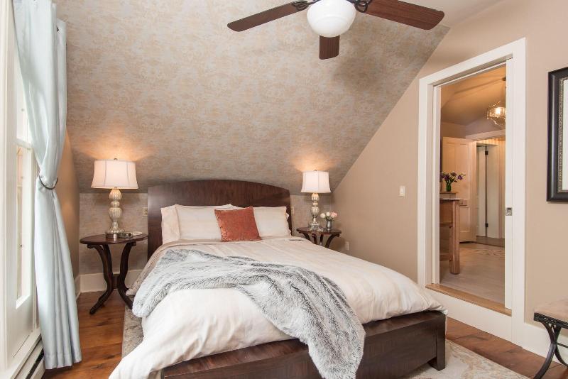 Gothic Eves Inn And Spa image