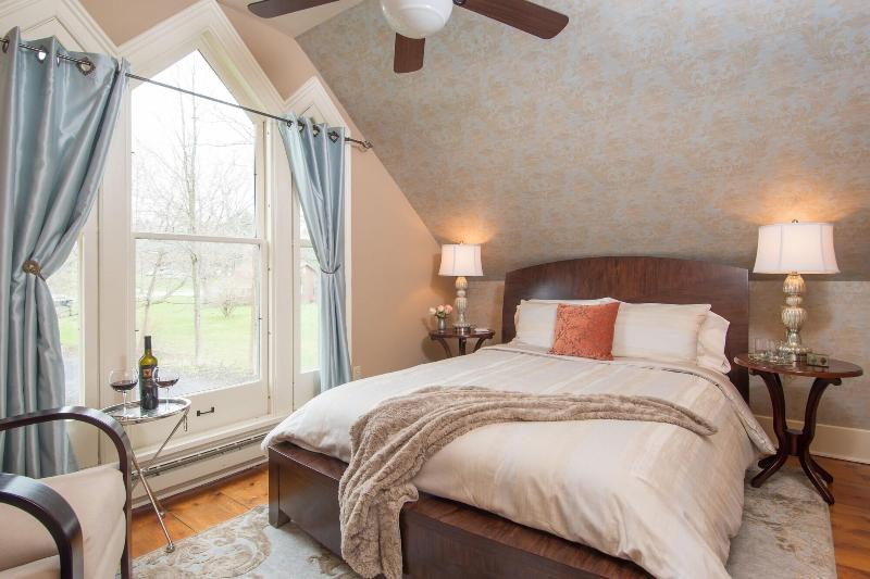 Gothic Eves Inn And Spa image