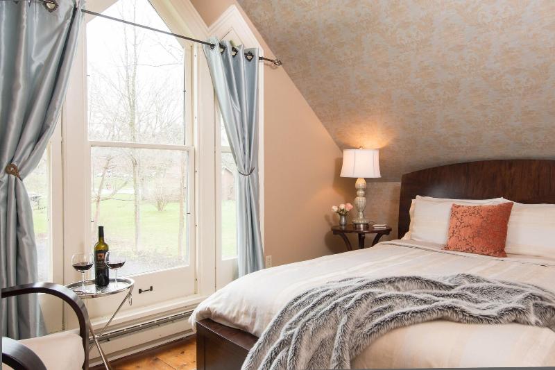 Gothic Eves Inn And Spa image