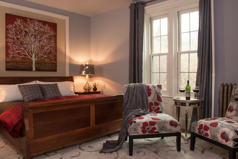 Gothic Eves Inn And Spa image