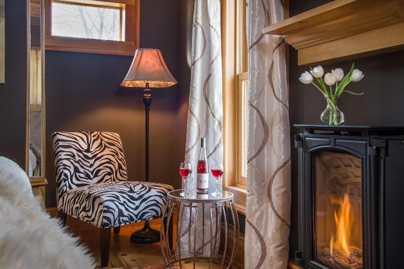 Gothic Eves Inn And Spa image