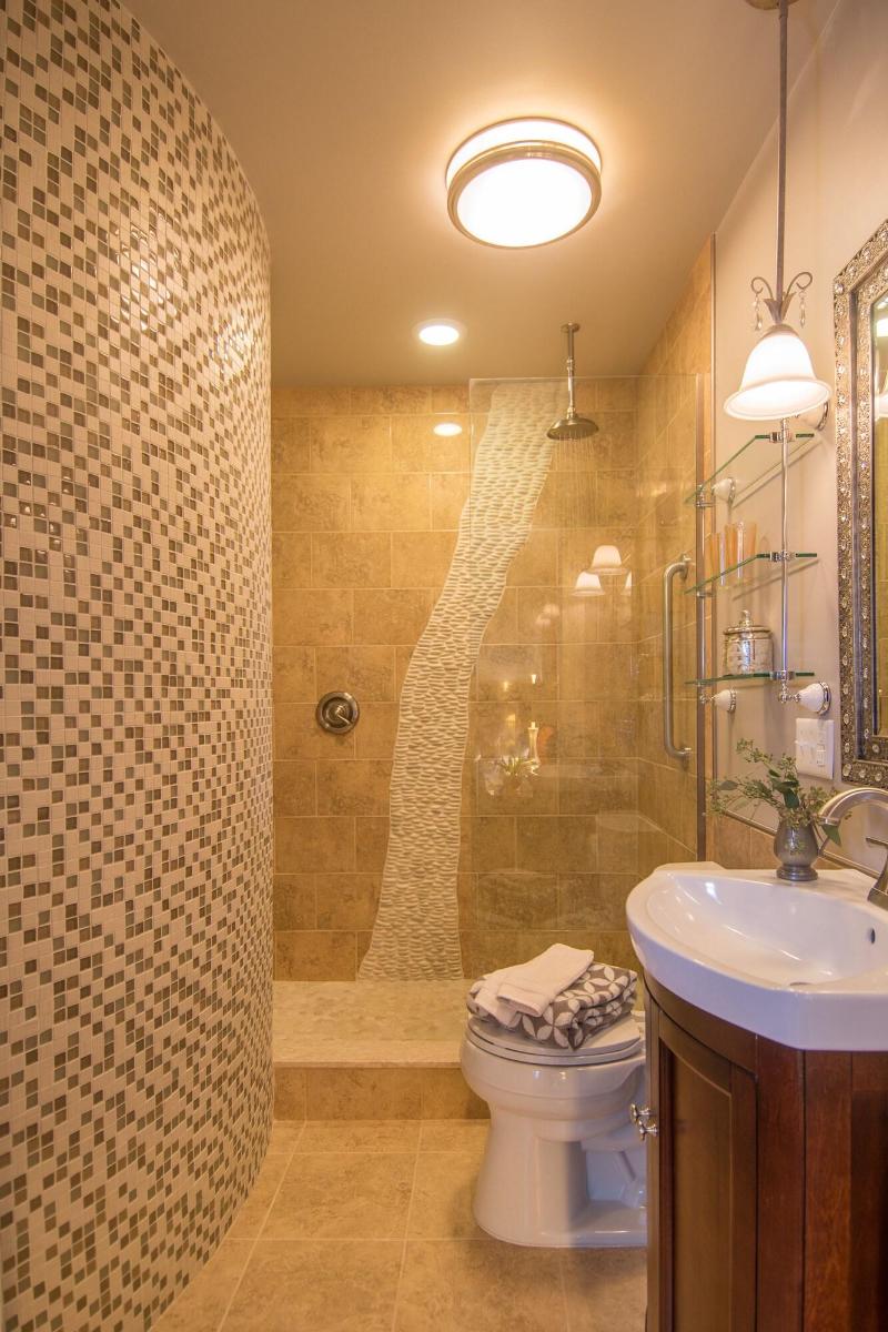 Gothic Eves Inn And Spa image