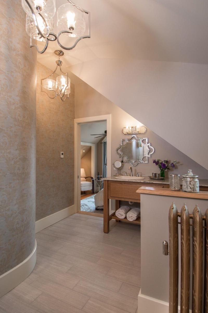 Gothic Eves Inn And Spa image