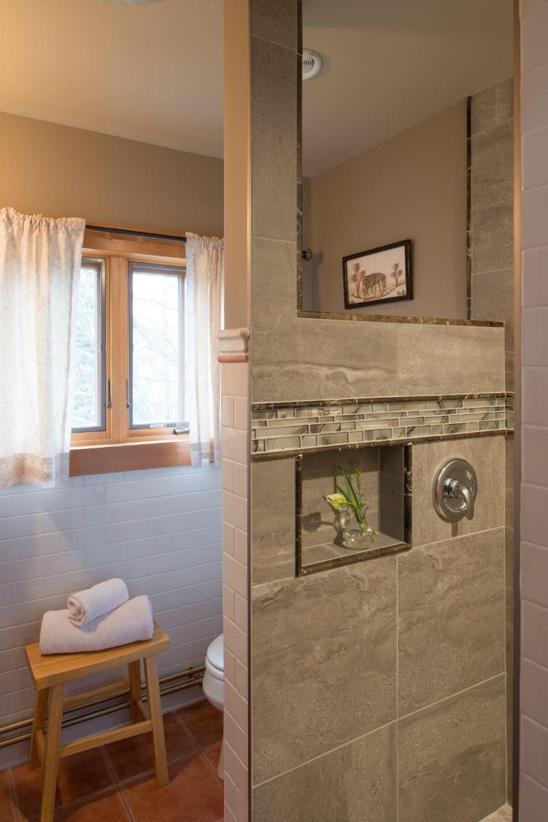 Gothic Eves Inn And Spa image