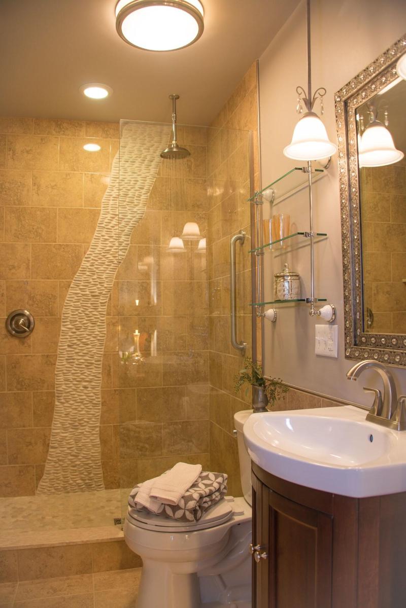 Gothic Eves Inn And Spa image