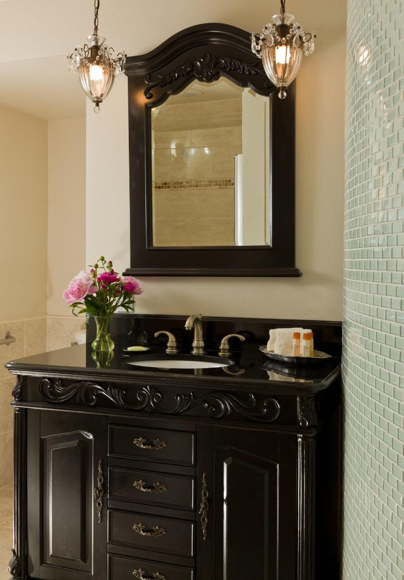 Gothic Eves Inn And Spa image