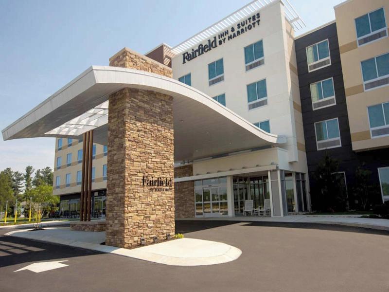 Fairfield Inn & Suites Philadelphia Broomall/Newto image