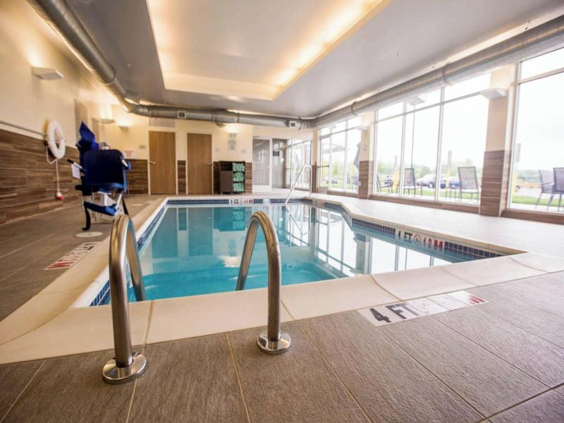 Fairfield Inn & Suites Philadelphia Broomall/Newto image