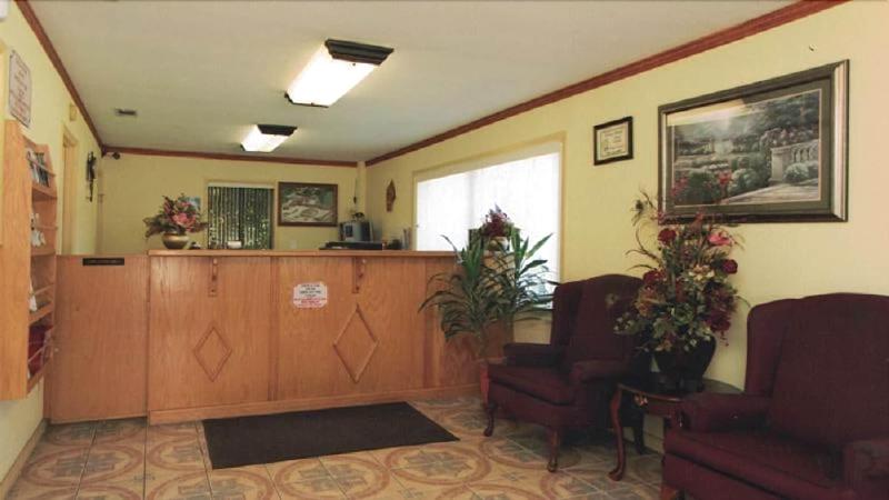 Palace Motel image
