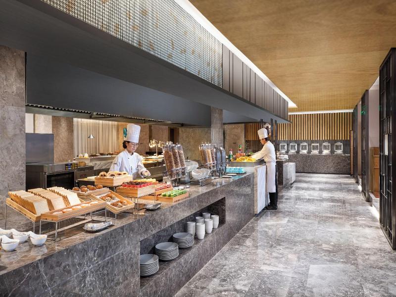 Four Points by Sheraton Shanghai, Kangqiao image