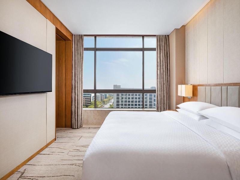 Four Points by Sheraton Shanghai, Kangqiao image