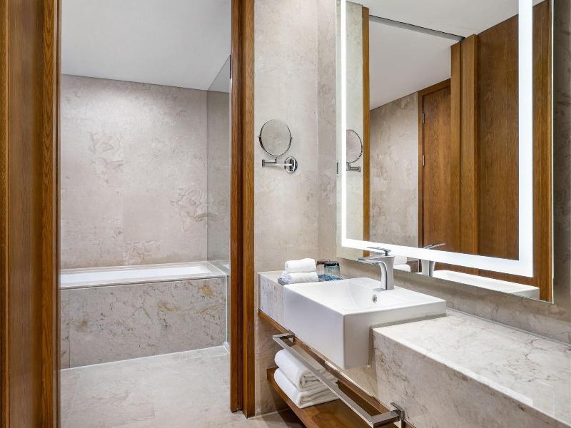 Four Points by Sheraton Shanghai, Kangqiao image