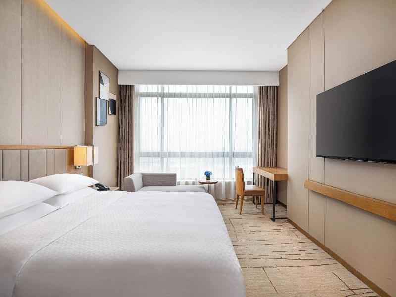 Four Points by Sheraton Shanghai, Kangqiao image