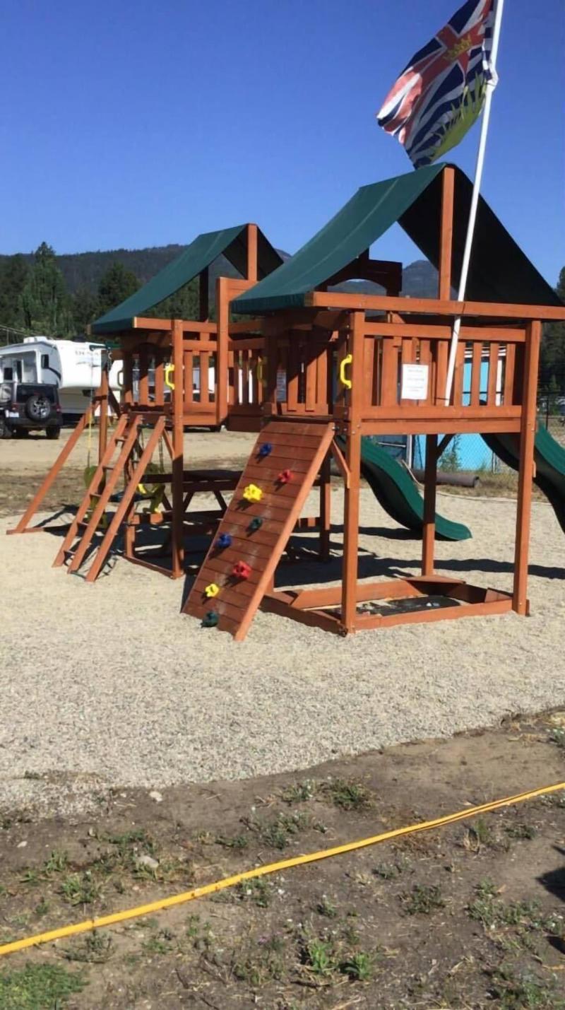 Christina Lake Motel and RV Park Ltd.