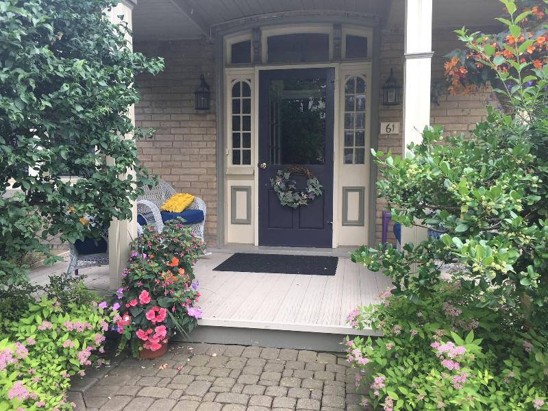Cottage on Caledonia Bed & Breakfast image