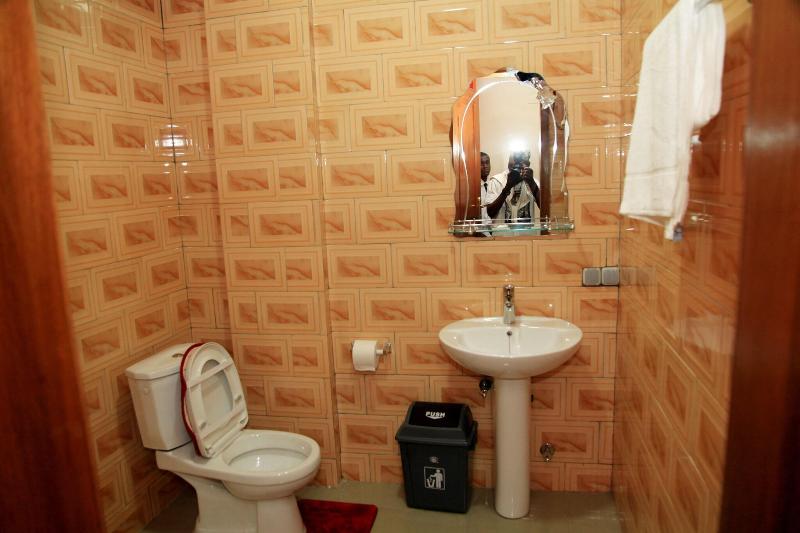 Flat Hotel Kandolo Gombe image