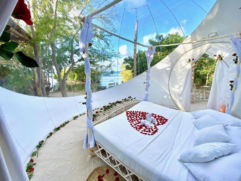 Rock And Sea Resort image
