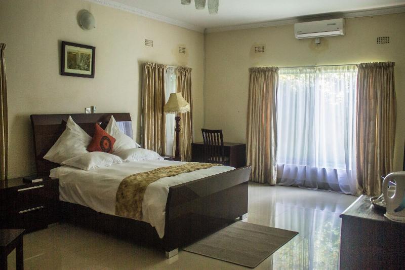 Waterfalls Hotel image
