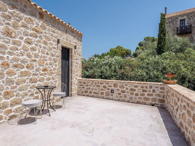 Alistos Hotel image