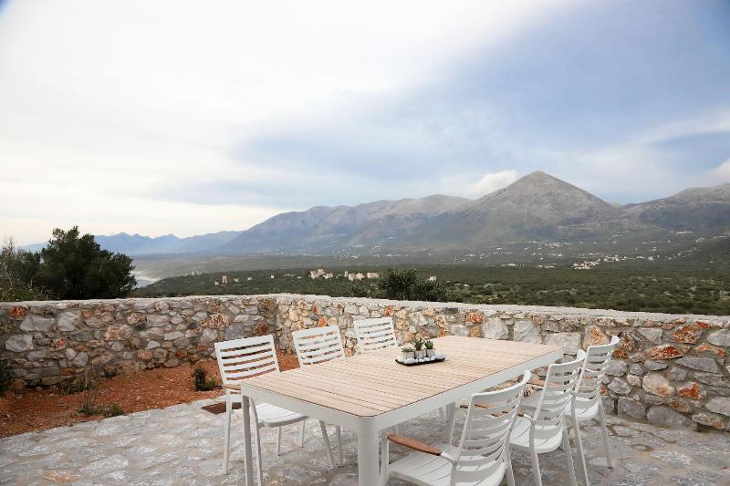Vorino Luxury Villas image