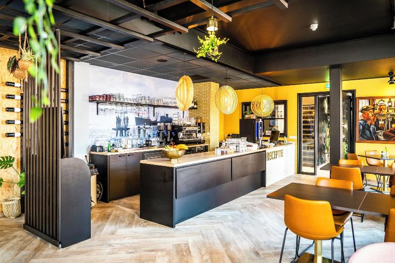 Boutique Hotel Charley's image