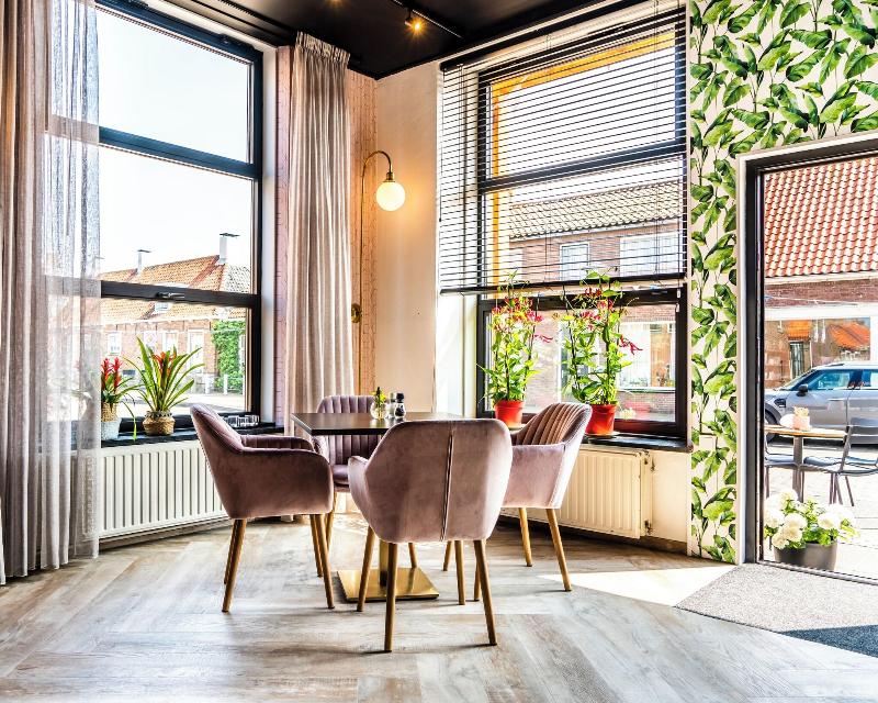 Boutique Hotel Charley's image