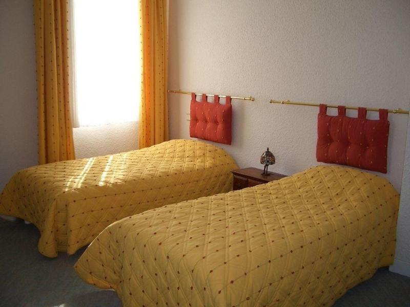 Le Platane image