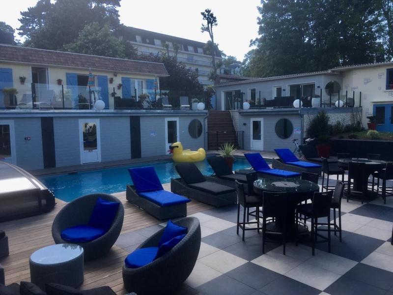 Hotel La Piscine image