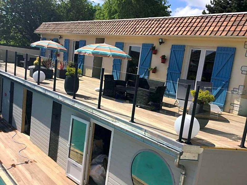 Hotel La Piscine image