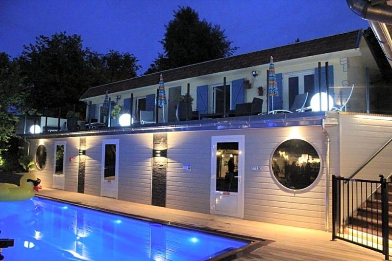 Hotel La Piscine image
