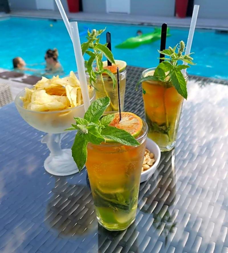 Hotel La Piscine image