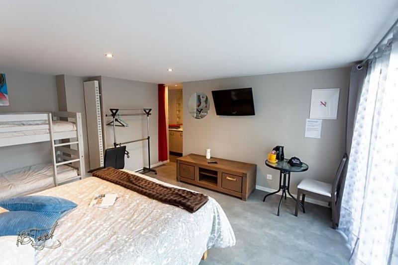 Hotel La Piscine image