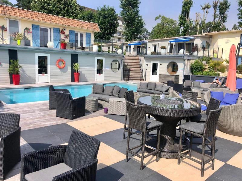 Hotel La Piscine image