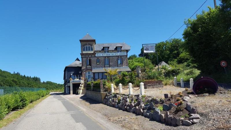 Les Cloches De Corneville image