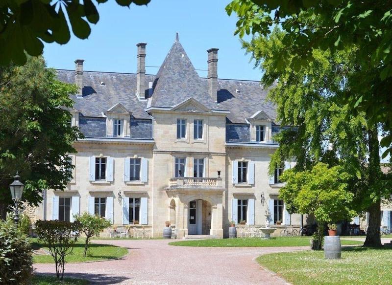 Château Julie - Hôtel et Réception