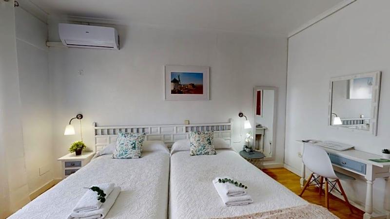 Hotel Consuegra image