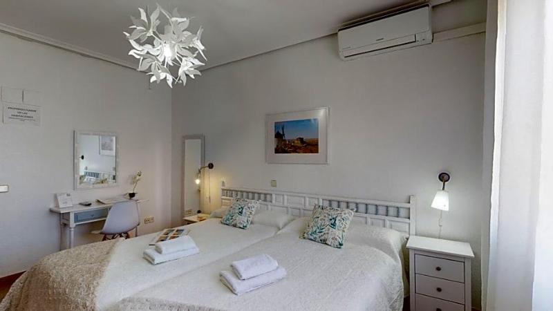 Hotel Consuegra image