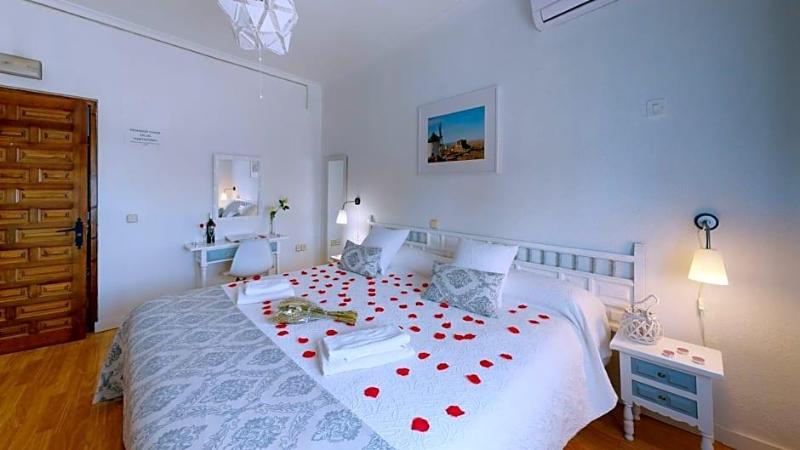 Hotel Consuegra image