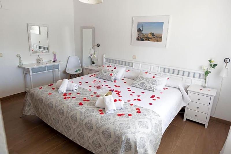 Hotel Consuegra image
