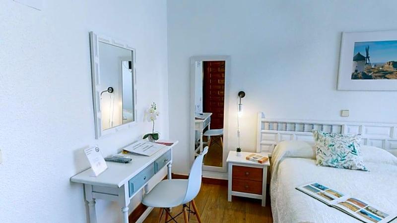 Hotel Consuegra image
