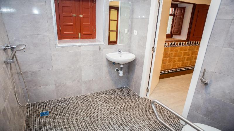 Vivian's Guest House image