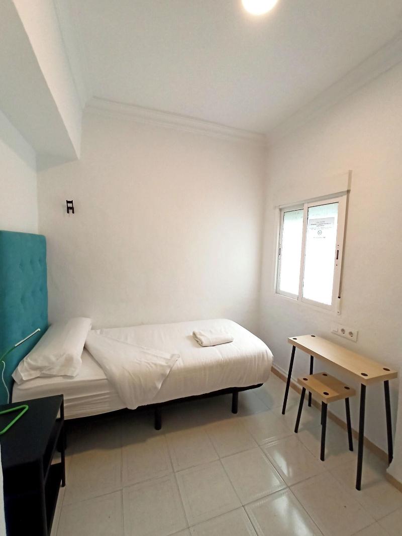 Vivian's Guest House image