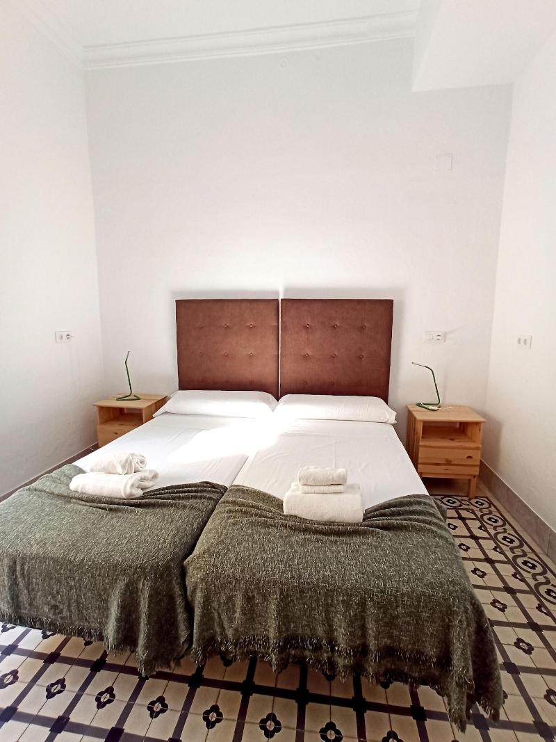 Vivian's Guest House image