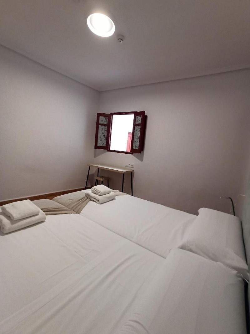 Vivian's Guest House image
