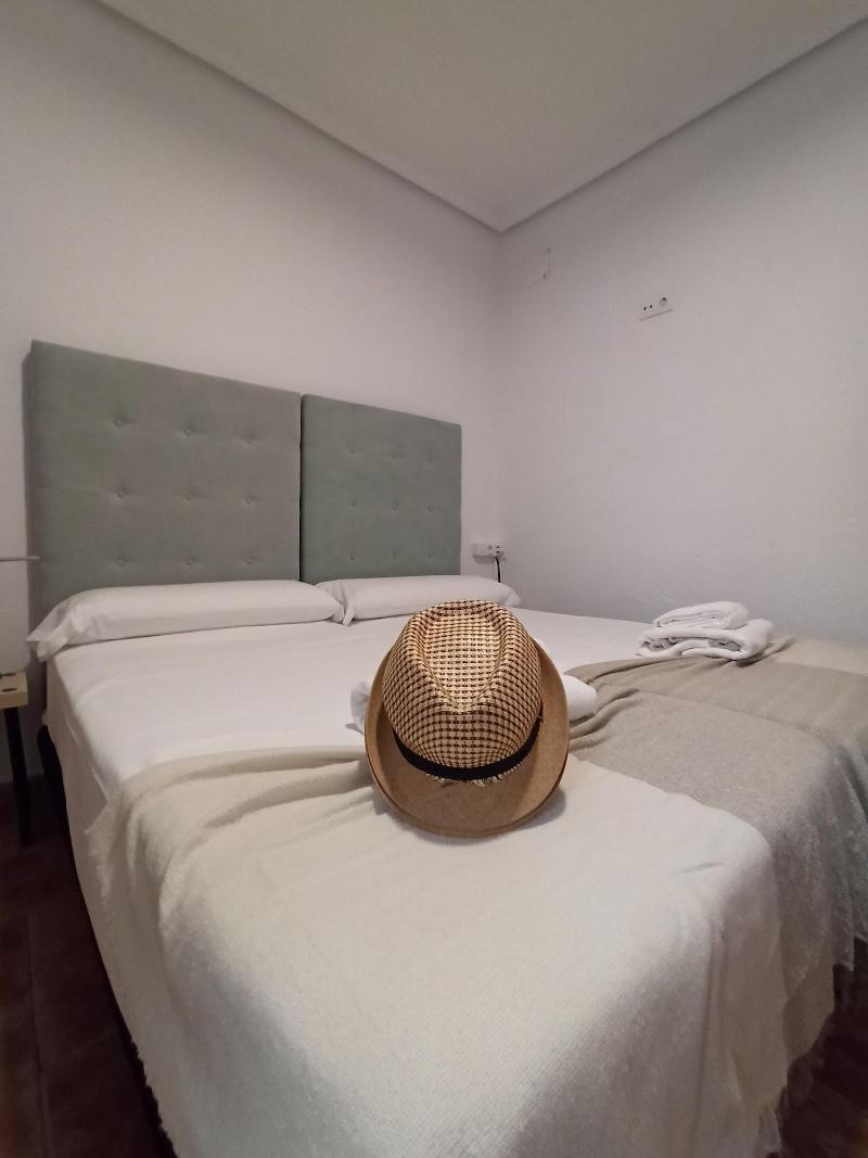Vivian's Guest House image